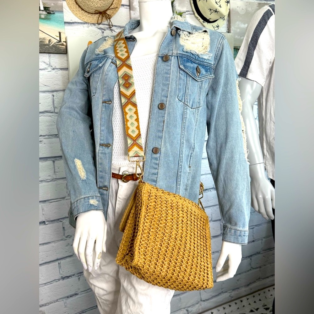 Woven Tan crossbody/purse with Aztec printed strap - Picture 7 of 12